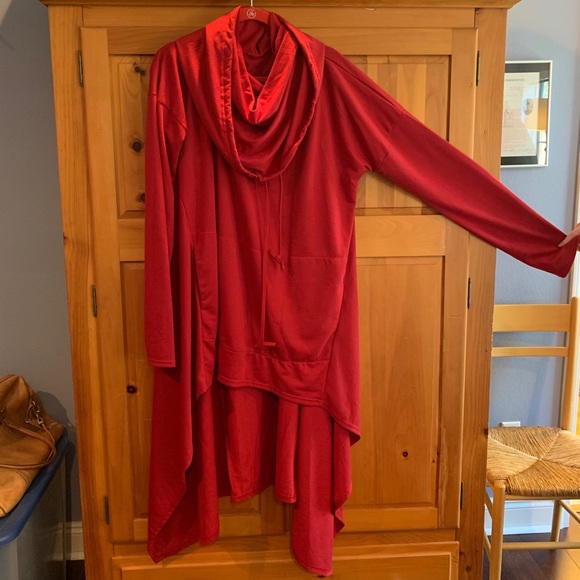 Lightweight big flowy, high-low sweatshirt. - Picture 3 of 7